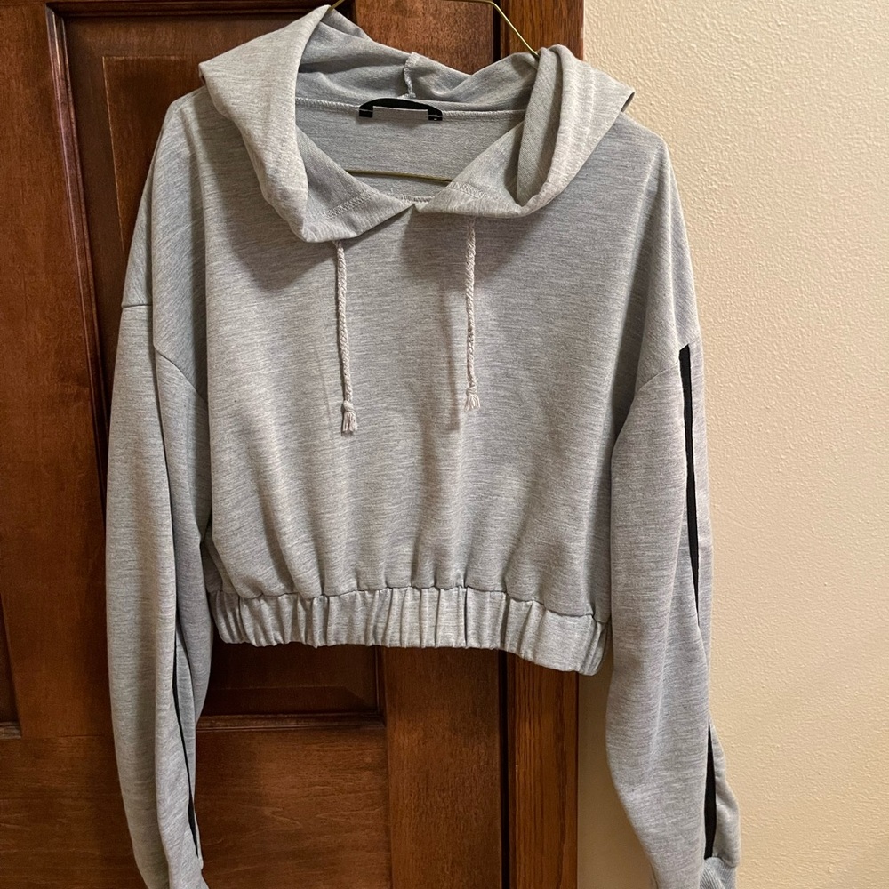 Cropped hoodies